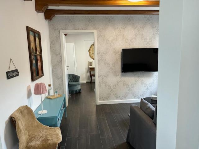 Traumwohnung Mit Eigenem Apartment *